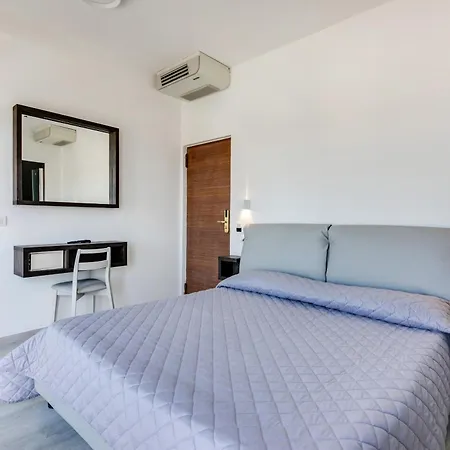 MARITTIMO Riccione - Hotel Clipper FRONTE MARE-2